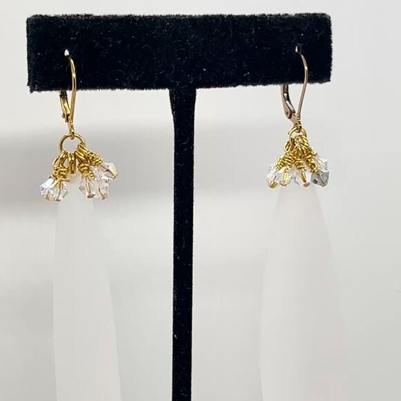 VINTAGE FROSTED TEARDROP EARRINGS GOLD TONE LONG CRYSTAL LEVERBACK UPCYCLED - Picture 7 of 13